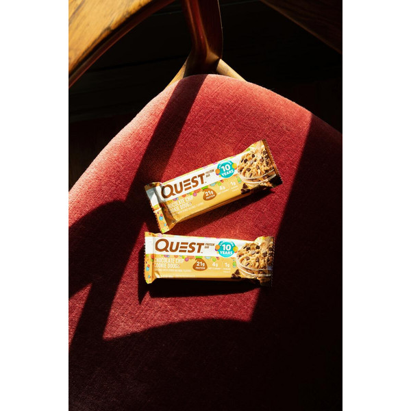 Quest Protein Bar, Chocolate Chip Cookie Dough Flavor - Image 5