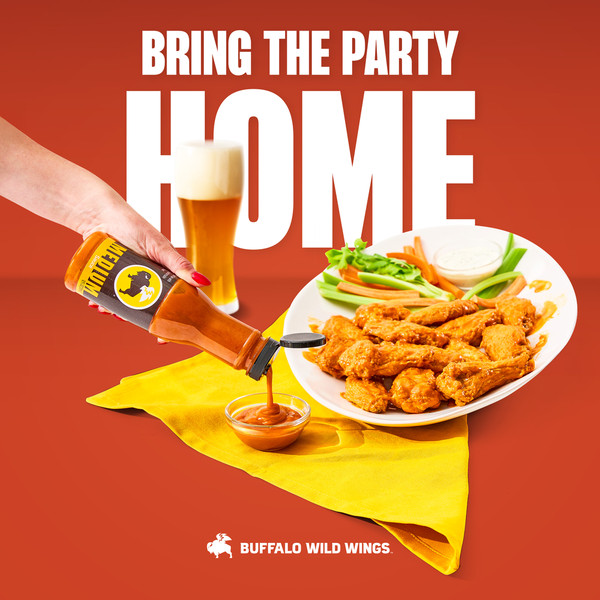 Buffalo Wild Wings Medium Sauce - Image 5
