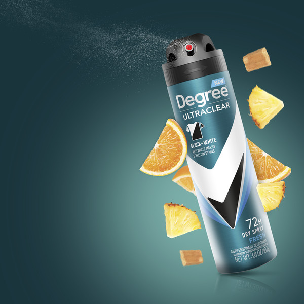 Degree UltraClear Antiperspirant Deodorant Dry Spray Black+White Fresh - Image 3